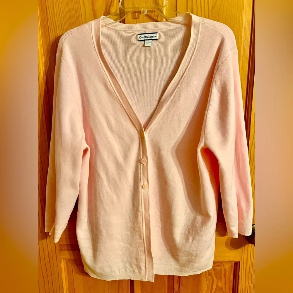 Croft & Barrow Pink V-Neck Cardigan Sweater Size Large Pastel Coquette Preppy - Picture 3 of 11